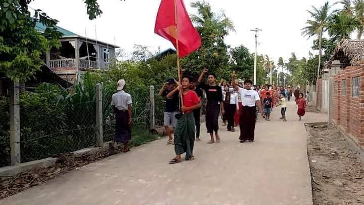 Lyian6621's tweet photo. Evening strike against military dictatorship on June 17 by residents from BaneNweChaung Village, Yin Mar Pin Tsp. #WhatsHappeningInMyanmar #June17Coup #OurGovernmentNUG https://t.co/OUwVDplinB