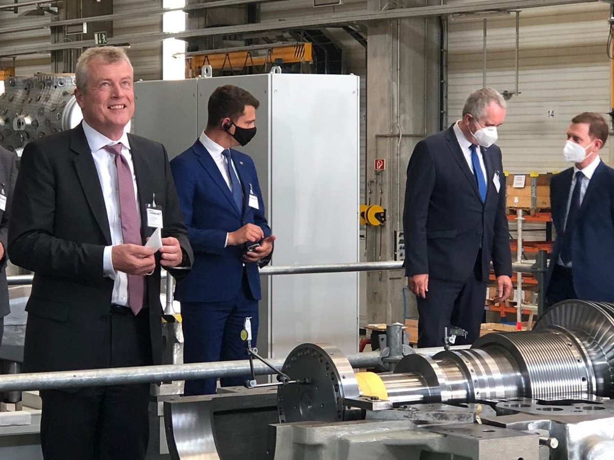 Ohne #Wasserstoff keine #Energiewende. Zusammen mit <a href="/peteraltmaier/">Peter Altmaier</a> <a href="/MPKretschmer/">Michael Kretschmer</a> und Fraunhofer haben wir heute in <a href="/StadtGoerlitz/">Görlitz</a> den Startschuss für <a href="/Hydrogen_Lab_GR/">Hydrogen Lab Görlitz</a> gegeben, ein Wasserstofftest- und -zertifizierungszentrum. 2023 geht’s los. hydrogen-lab.de