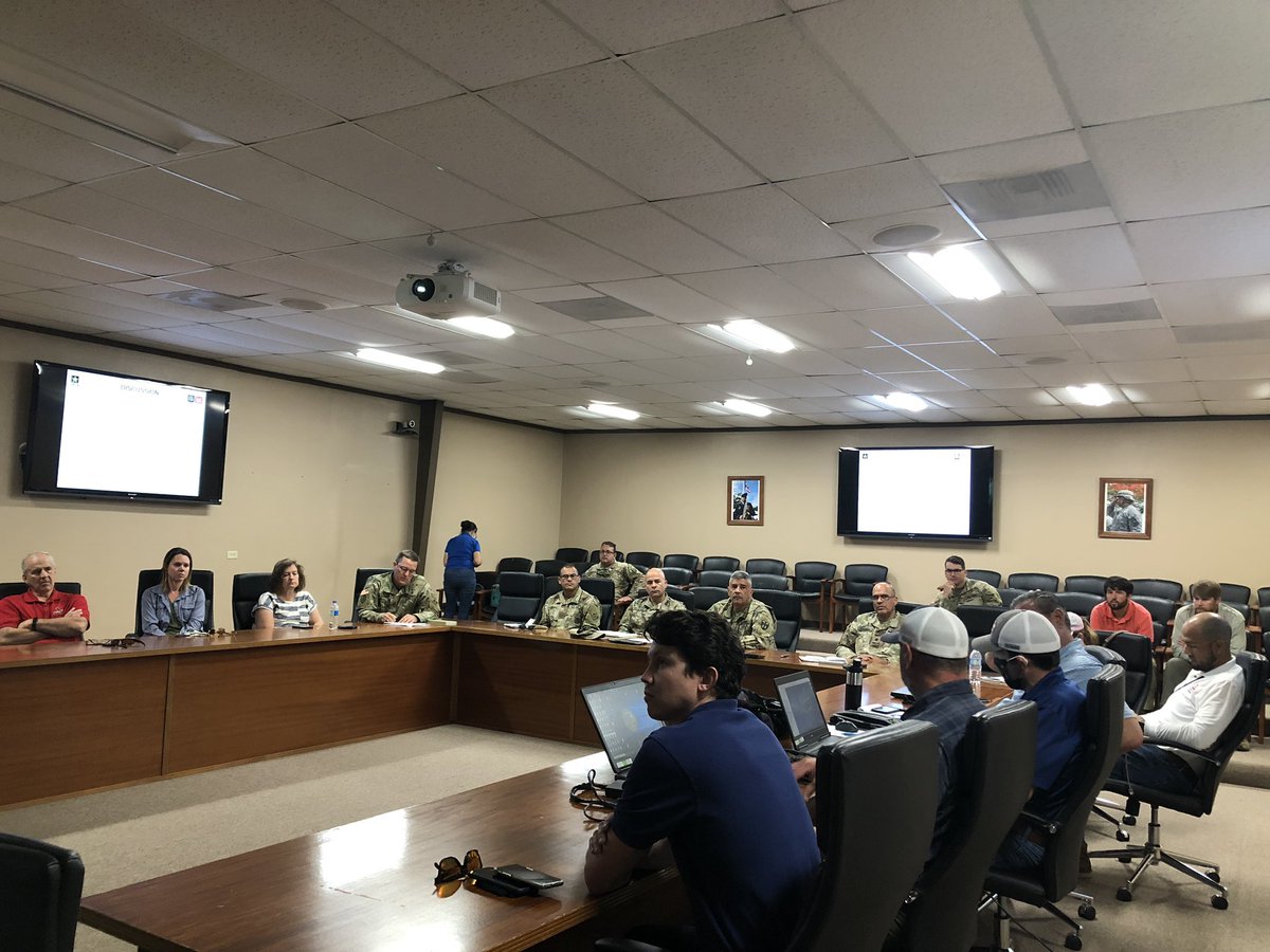 CFMOPRNG's tweet photo. Personnel from the @JaxStrong , @VicksburgUSACE , USACE St. Louis District, DPW and CFMO PR during a site visit/meeting discussed the scope of the Rio Nigua Levee project.  An important project for the community of Salinas. https://t.co/8FIyFt0WL5