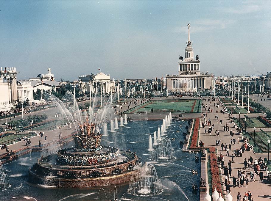 TanpersXkmy's tweet photo. 16 июня 1959 — в Москве открылась Выставка достижений народного хозяйства  СССР (ВДНХ). https://t.co/73Mt6iONWp