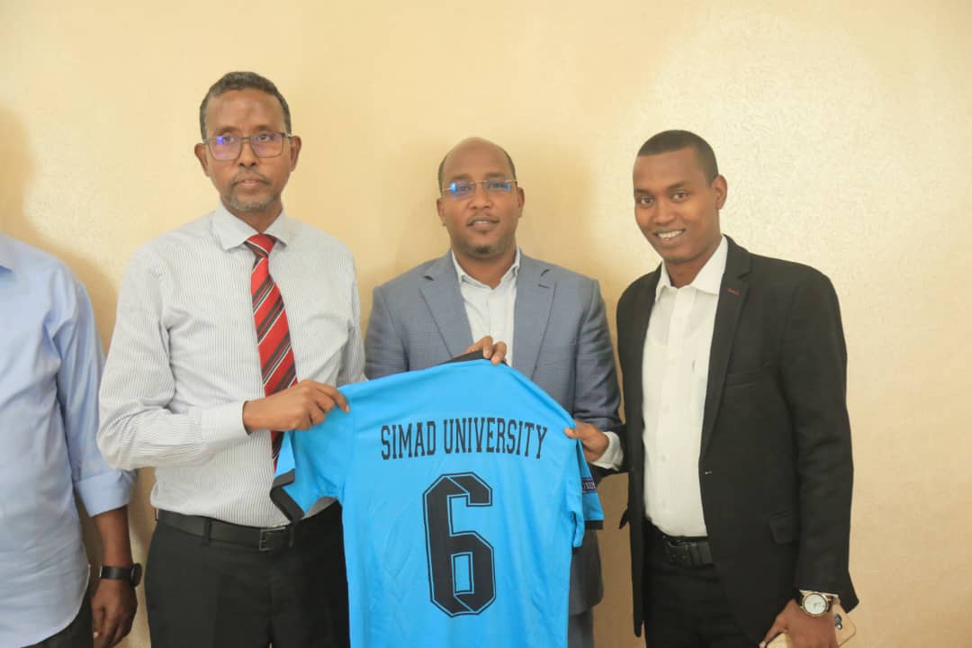 SIMADUniversity's tweet photo. Today Ustad @Dahirhasan Hosted a recognition and appreciation luncheon for students represented SIMAD University in the inter-university alumni football tournament hosted by @astaan_tv.
We are all proud of your service to the SIMAD university family.
#SIMADFamily https://t.co/3bqucJQ6uZ