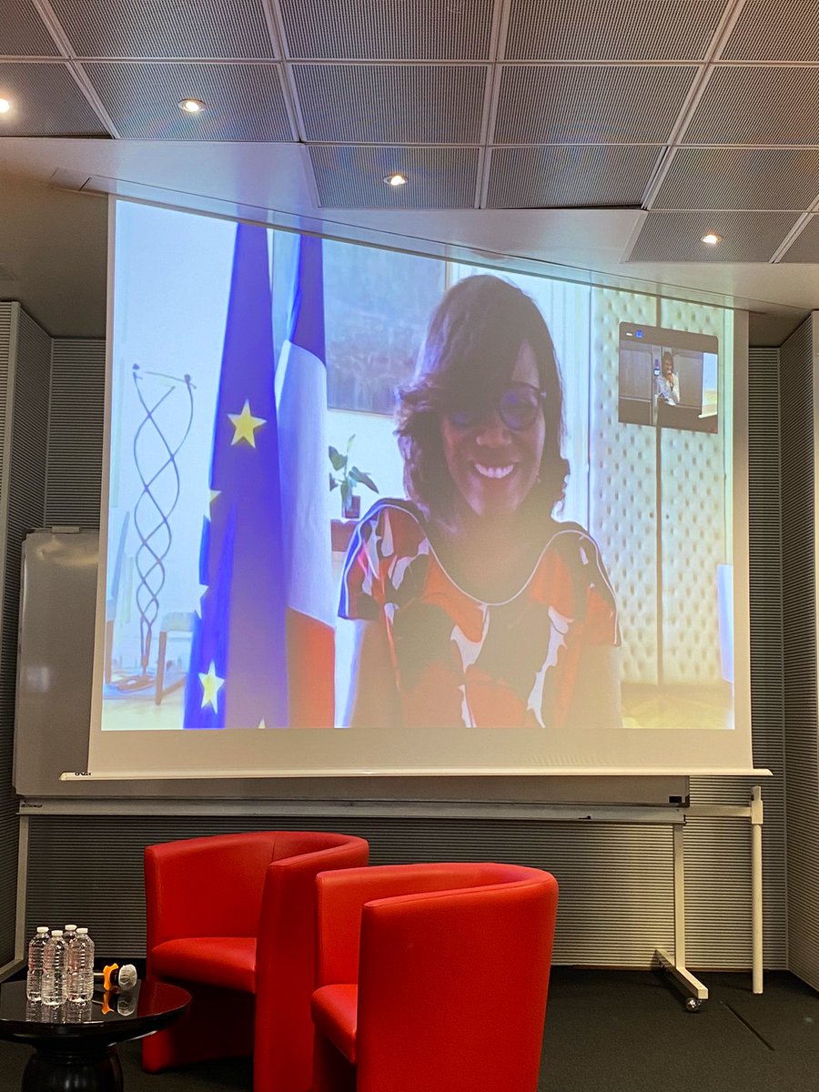 opendiplo's tweet image. 🗣️Les 10 recommandations du rapport remis aujourd'hui par @opendiplo vont nourrir le travail que nous menons en ce moment au gouvernement et l'agenda que nous allons porter dans les mois qui viennent.
@1ElisaMoreno @egalite_gouv 

#LeGrandTour #NotreGénérationÉgalité