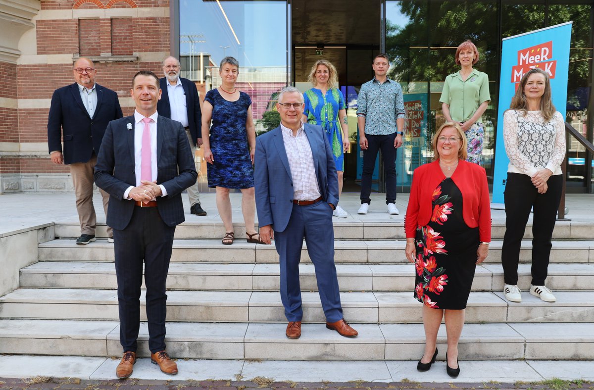 Vandaag ondertekenden de gemeenten Arnhem, Rheden, Renkum, Lingewaard en Overbetuwe samen met het onderwijs, muziekverenigingen en (cultuur)organisaties uit de regio het MuziekAkkoord Gelderland Midden! Meer info: bit.ly/GelderlandMidd…