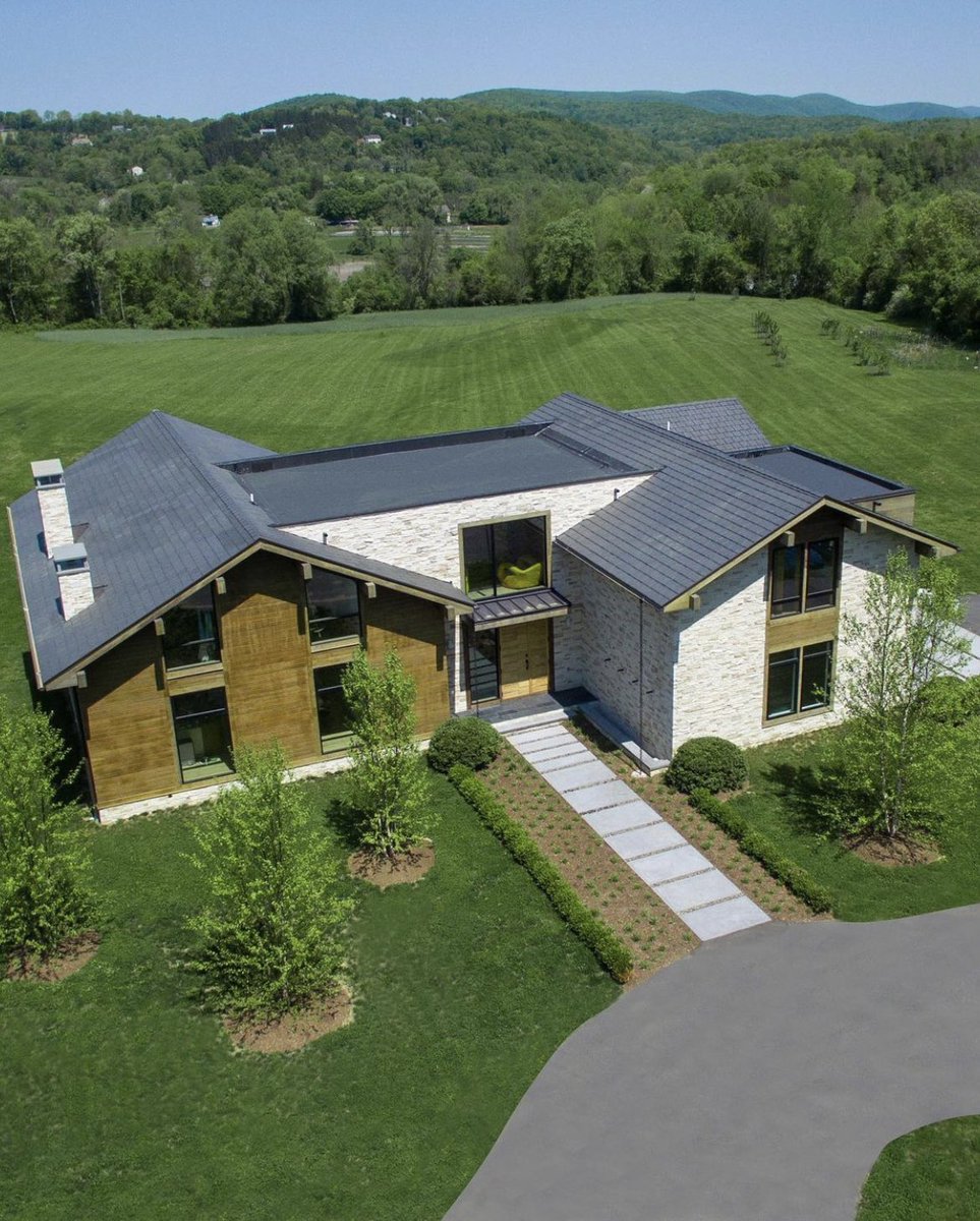 House_Flippin's tweet photo. Custom built home https://t.co/wkZPgiwd4n