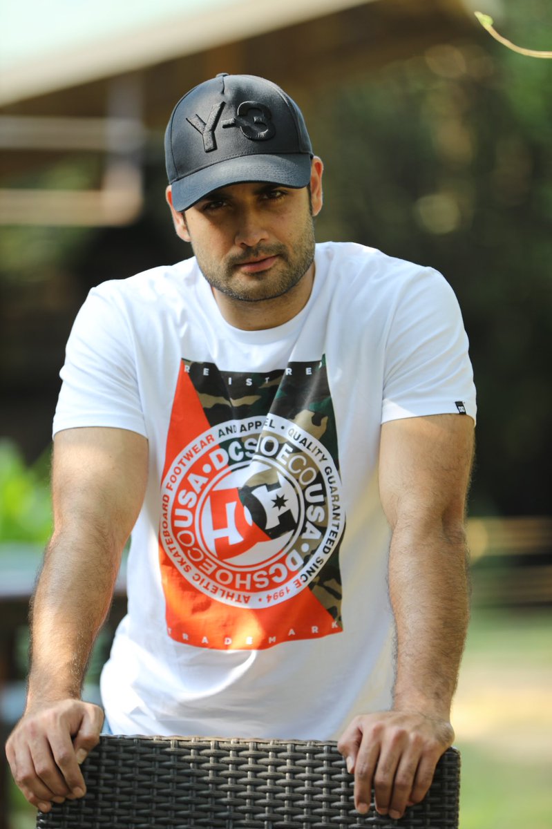 Looking at old pictures, got an inspiration for the new look.. Stay tuned !😉
#viviandsena #tb