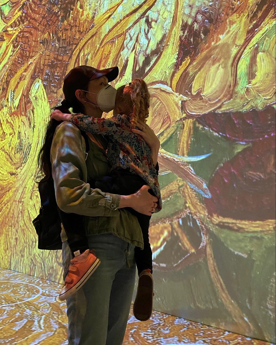 LauraPrepon's tweet photo. Field trip with the kiddo to see some immersive art…

“There is peace even in the storm.” - Vincent van Gogh https://t.co/MhcF9oVVOD