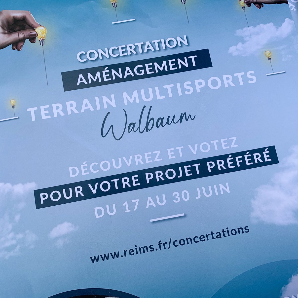 VilledeReims's tweet photo. Concertation dans le quartier #TroisFontaines au sujet de l'aménagement d'un nouveau terrain #multisports du secteur #Walbaum ! Les habitants sont invités à choisir et à voter pour leur #projet préféré. => Infos https://t.co/4kRr4d39kO https://t.co/b6hftuThuv