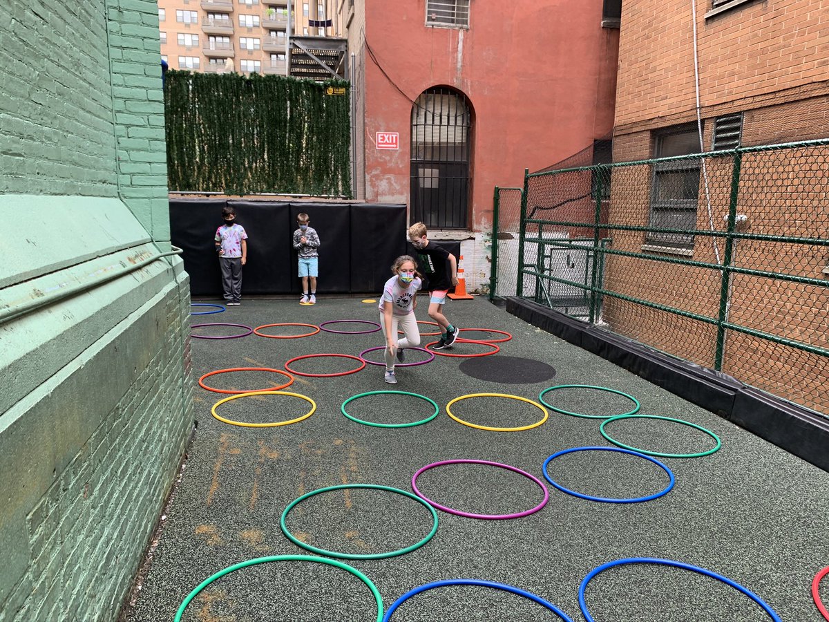 CaedmonPhysEd's tweet photo. #CaedmonGrade3 Playing Rock Paper Scissors #CaedmonPhysicalEducation https://t.co/eI4hNdTowX