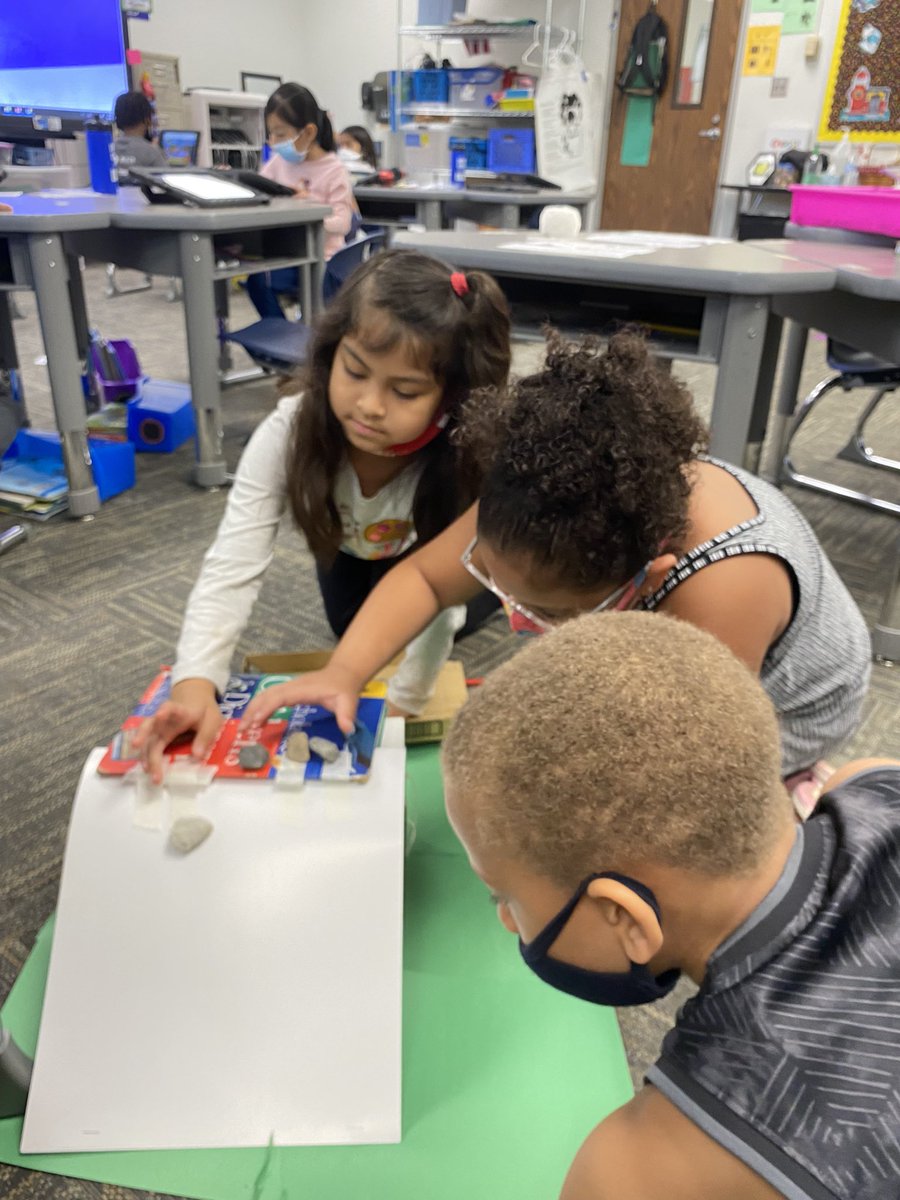 SherylLynnLope2's tweet photo. PLTW~ Pushes and Pulls! We tested our designs today to solve our problem! We did it! We moved all the rocks 🪨 from the yard! #ic2021 #icjumpstart https://t.co/awlEwXsSdz