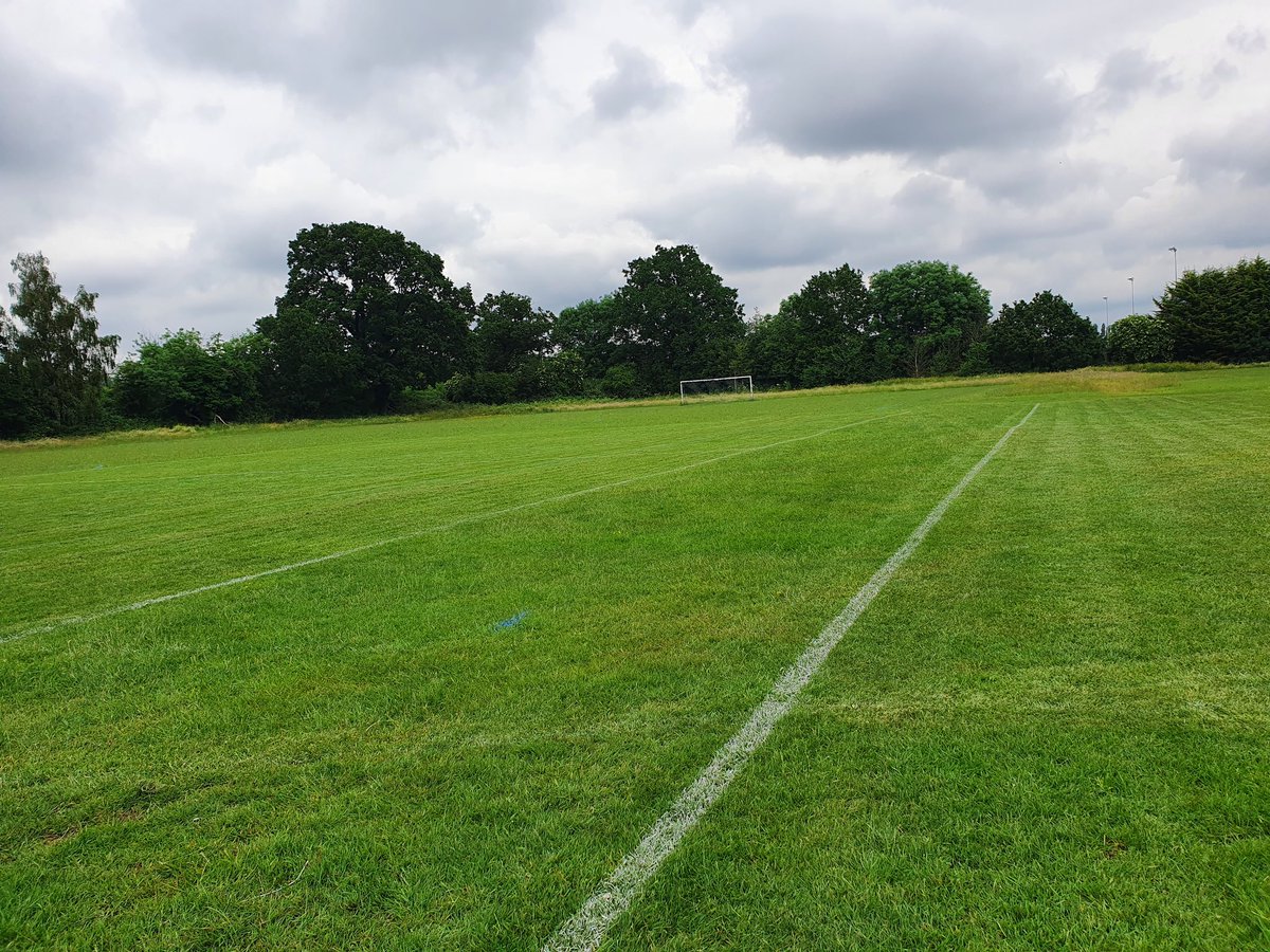 baldonsportsfc's tweet photo. @baldonsportsfc
Productive day today preparing 7 aside pitches for the tournaments on Saturday #graft #grassrootsisback
@GrahamDolby https://t.co/l9ni1BfV8v