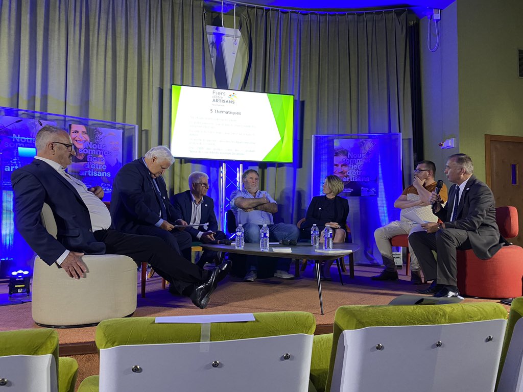 Première convention régionale Fiers d’être artisans en Normandie. Des valeurs et un engagement sans concession pour défendre et accompagner les 68 000 entreprises artisanales normandes <a href="/FiersArtisans/">Fiers d’Être Artisans</a> <a href="/CPMENORMANDIE/">CPME Normandie</a> @CNPA #UMIHnormandie #cnec #ffie