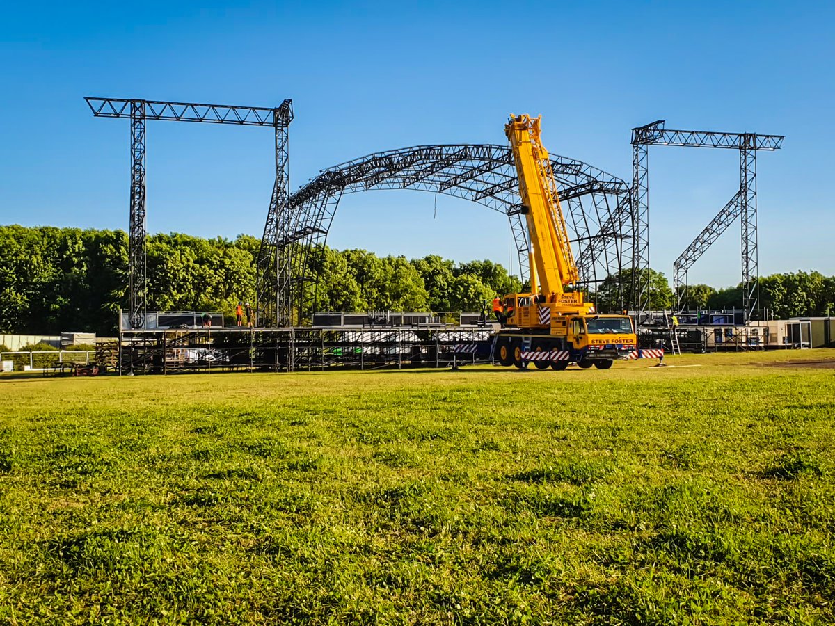 Serious Stages tweet media