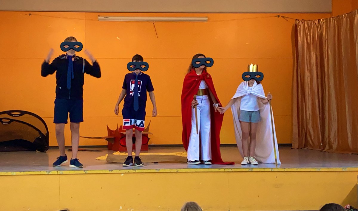 MariaRoigB's tweet image. To be honest, I’m proud🤣 It has been so much fun seeing them prepare the play and doing it! 🎭👏🏼 #EnglishProject #TheLittlePrince