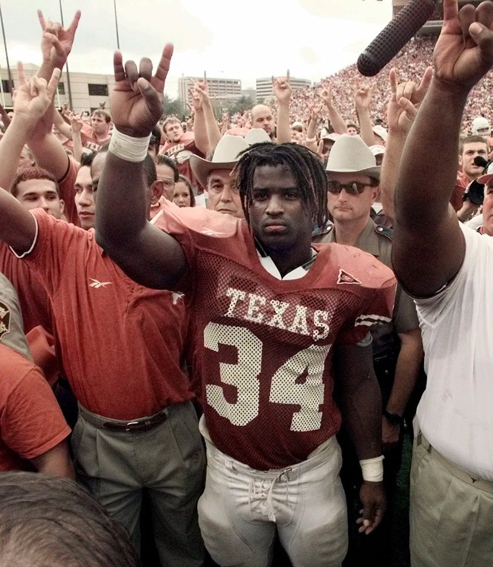 Which Texas legend are you picking to run the ball?

Ricky Williams
Earl Campbell
Cedric Benson
Jamaal Charles https://t.co/IACToBzMTr