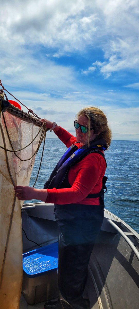 LWhiteScience's tweet photo. First boat day of the year started out ominous looking but the sun eventually came out 🤩 Surface plankton/larval tows have kicked off for 2021! 🦞 https://t.co/bDujIVFZ6v