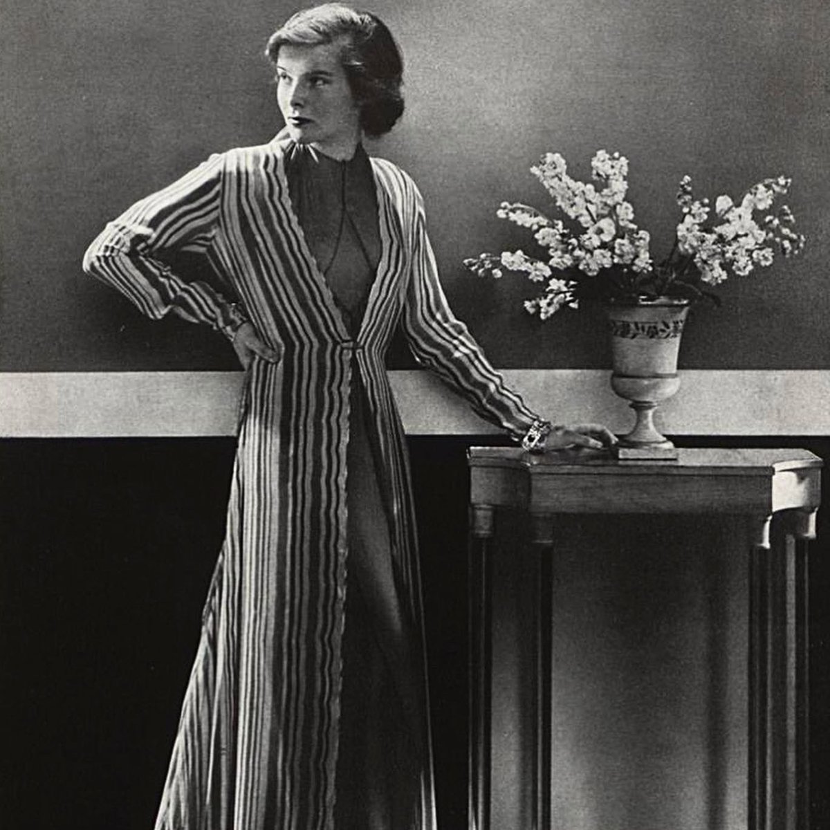 Katharine in Vogue, June 1933 https://www.instagram.com/p/CQOk1xXHxIZ/?utm_...
