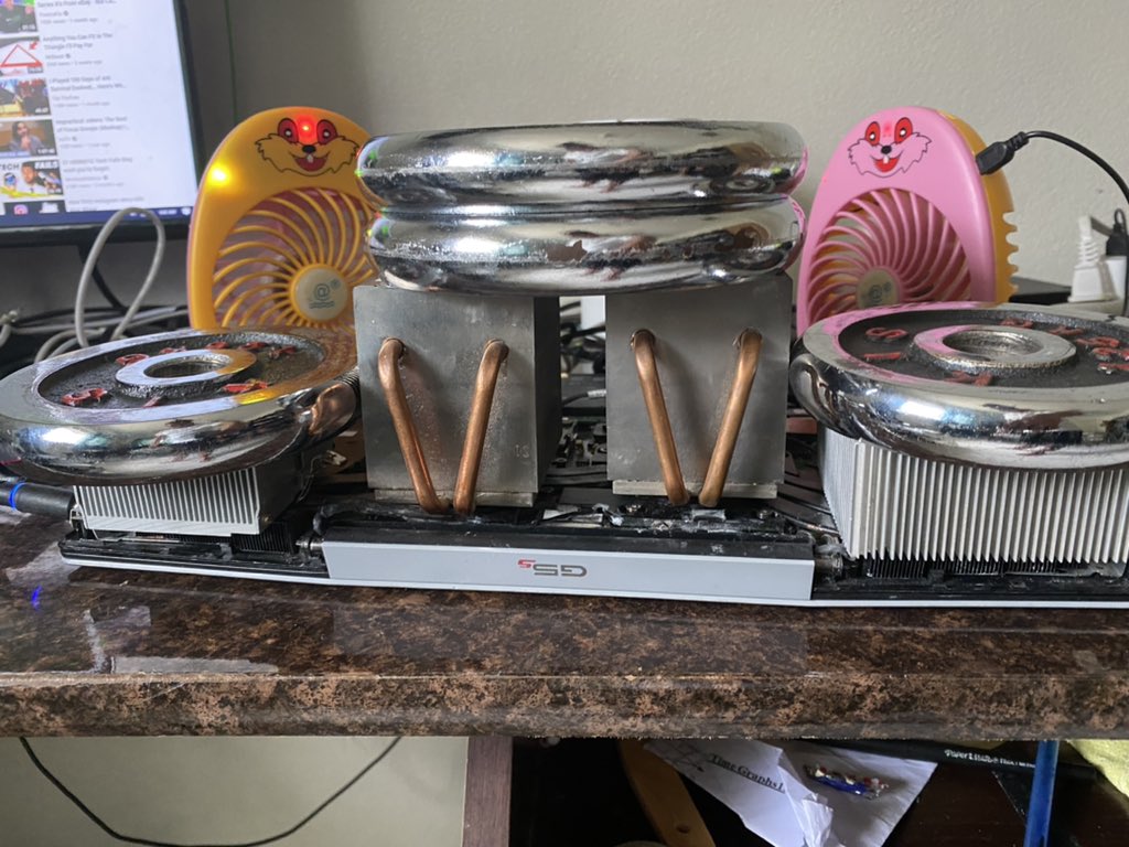 AssasinBM's tweet photo. @DellCares I THINK I FIXED YOUR G5SE 5505!! @LinusTech @GamersNexus @JarrodsTech Yes there’s TIM there for the heat sinks! https://t.co/sdH6cZaGo3