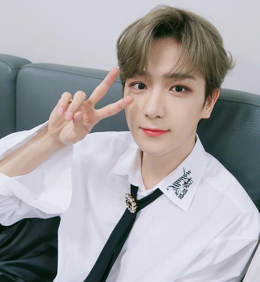 ddxxdd222's tweet photo. 애쉬 최고 ♡ https://t.co/ZfjDjhqjy6