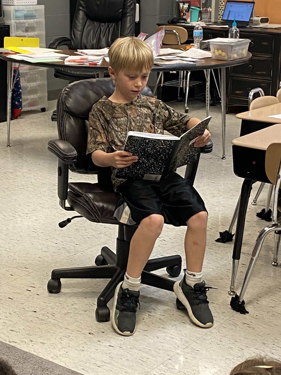Listening intently to the reader.  We are awesome writers! #sumnerscholars #jackandersonelementary #1stgrade #soproud