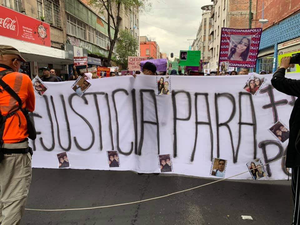 ErikaYamada's tweet photo. Marcha para exigir justicia para Polly y Fer. Que este crimen no quede impune y agarren a Diego Helguera.

Fotos del FB: Justicia para Polly y Fer https://t.co/edgJIADIkE