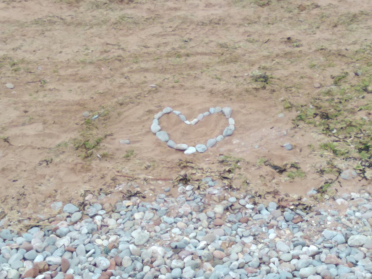Broadsands Beach 🏖 last night. I love the heart made of rocks that was left there. A wonderful reminder to us all that love is the answer. ❤️
#beach #ocean #seaside #water #watersports #rocks #love #heart #memories #photography #photographer #summer https://t.co/NkJoa87qN9