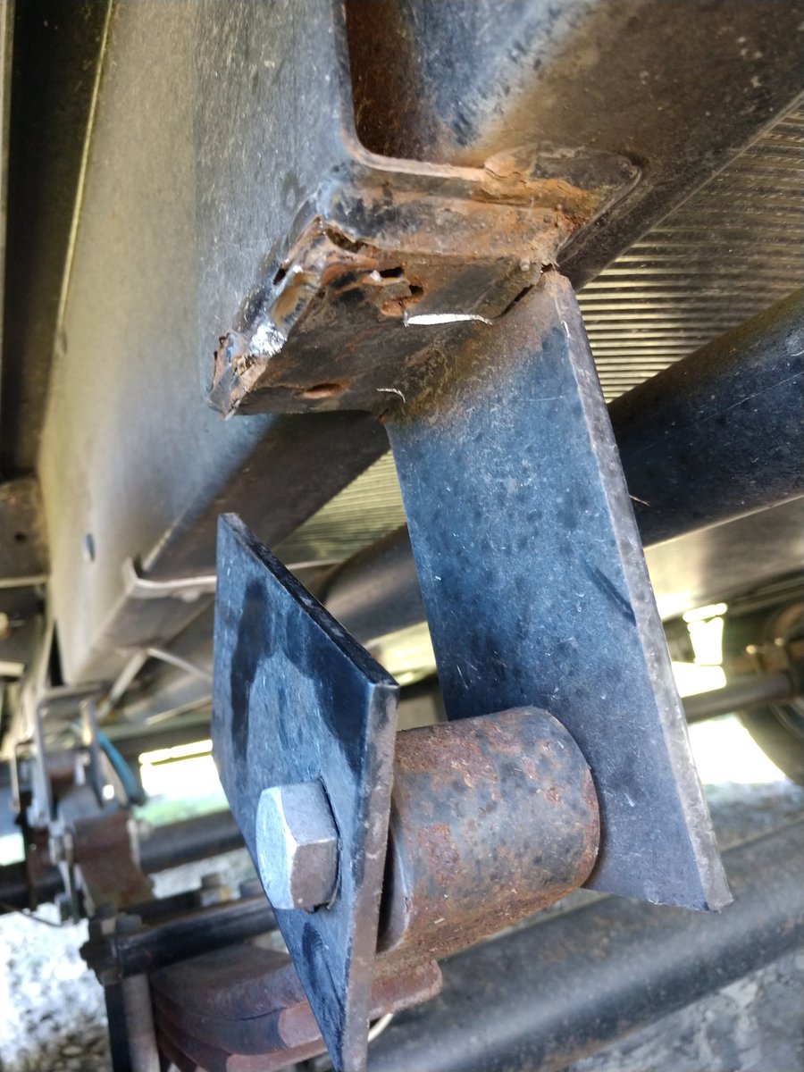 #Lippert Components Manufacturing Inc this is your frame under the 2019 camper this shouldn't happen