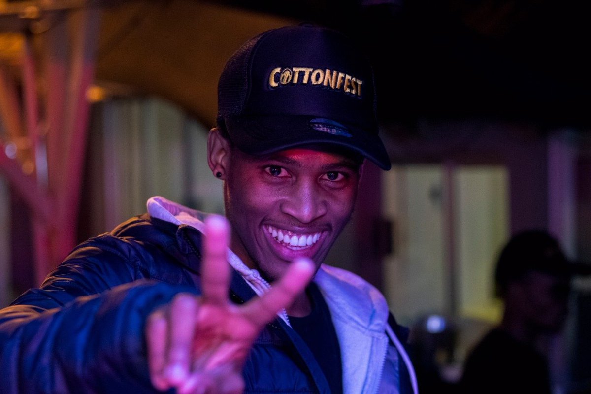 "2 Piece" OUT NOW!! On all streaming platform
⬇️⬇️⬇️
ditto.fm/2-piece

📸: <a href="/BlvckSteph/">K I N G</a>
🎶: <a href="/DJLindash/">Dj Lindash</a>
🎂: <a href="/djsbu/">djsbu</a>
📍: <a href="/DISOUFENG_PUB/">Disoufeng Pub & Restaurant</a>
#djsbubirthdaycelebration
#djsbubirthdaytour