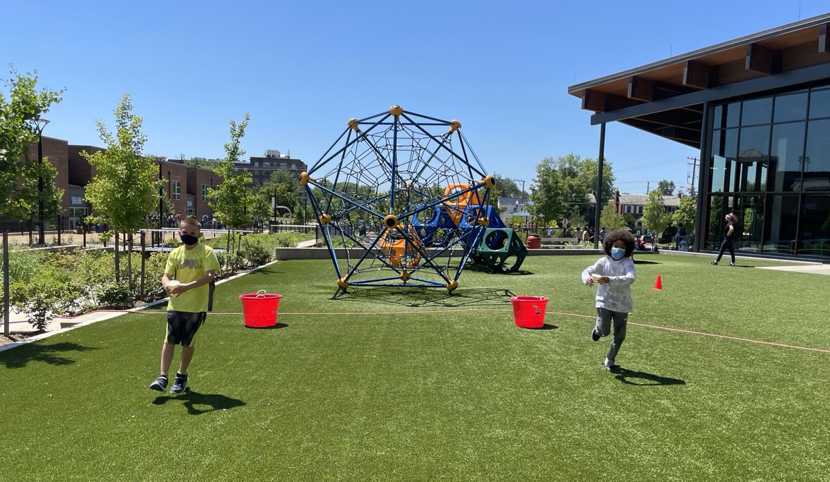 Everyone loved the fun field day activities! Thanks PE teachers! @APSFleetPE <a href="/MsHamiltonPE/">Sharla Hamilton</a> #onFleet #FleetFalcons