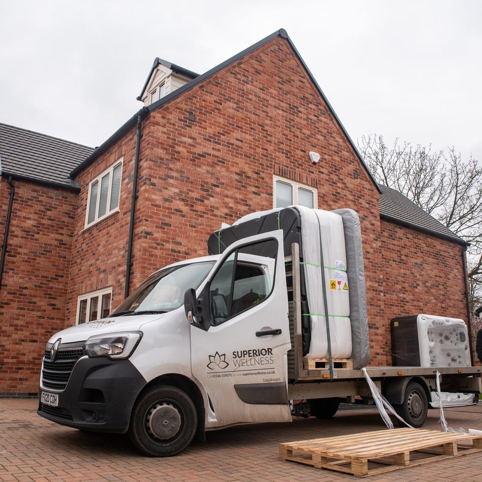 superiorw2's tweet photo. We’re #recruiting full-time #DeliveryDrivers 🚛

Due to our continued growth, we require full-time delivery drivers to help us transport our products nationwide.

To apply, please contact Carol Claydon, Head of HR, at carol@superiorwellness.co.uk 📧

#deliverydriverjobs #hiring https://t.co/znpvrgKUTb