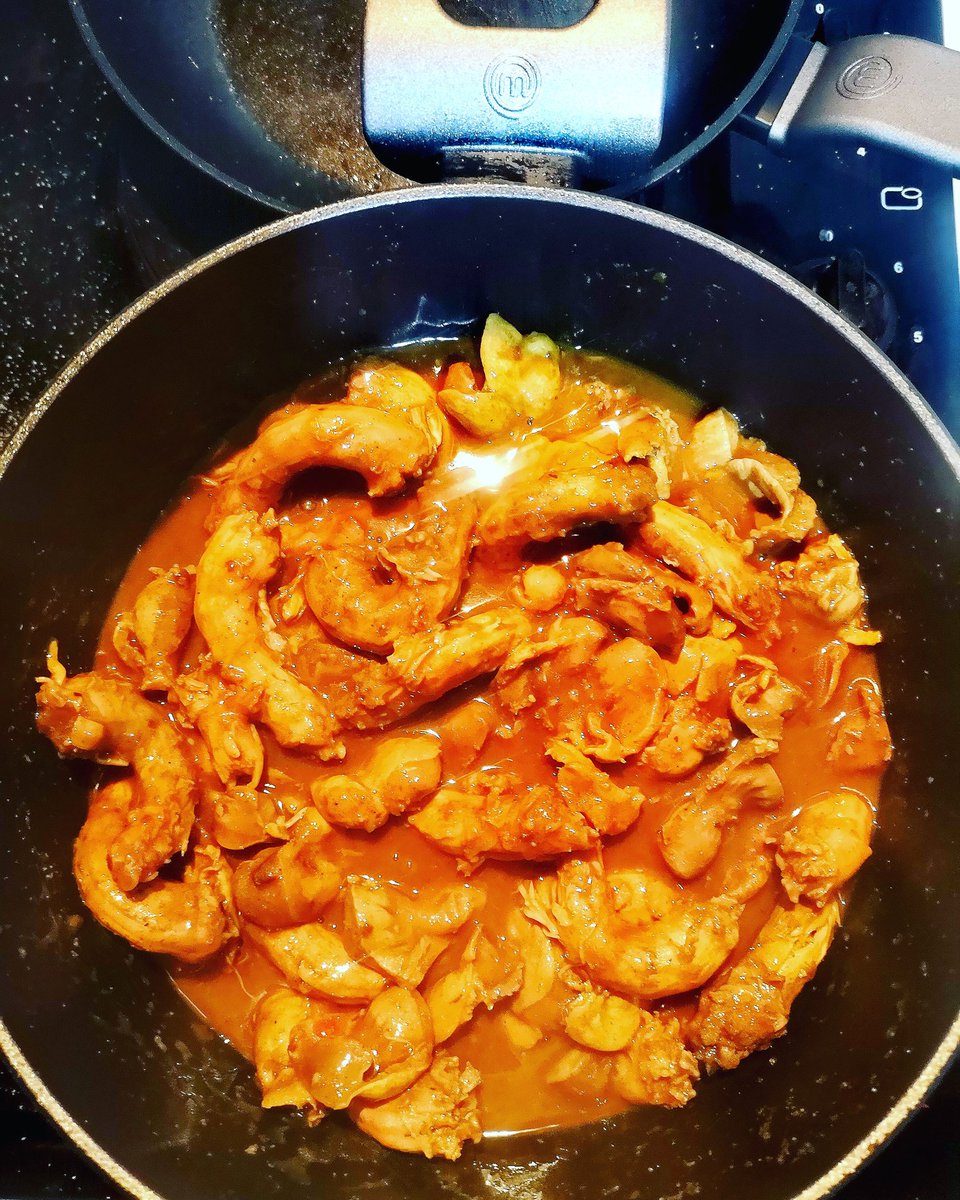NevariMpho's tweet image. Dinner served 😋🍑
Nothing hectic
Chicken gizzard, necks and pap
@Fikz_the_Cook
#Magickitchen
#BLUZA_za
#ITISNOWORNEVER
#WORKINPROGRESS
#CONSISTENCY
#DEDICATION
#BEKINDTOYOURSELF
#KEEPTHEFAITH
#ITISWELLWITHMYSOUL