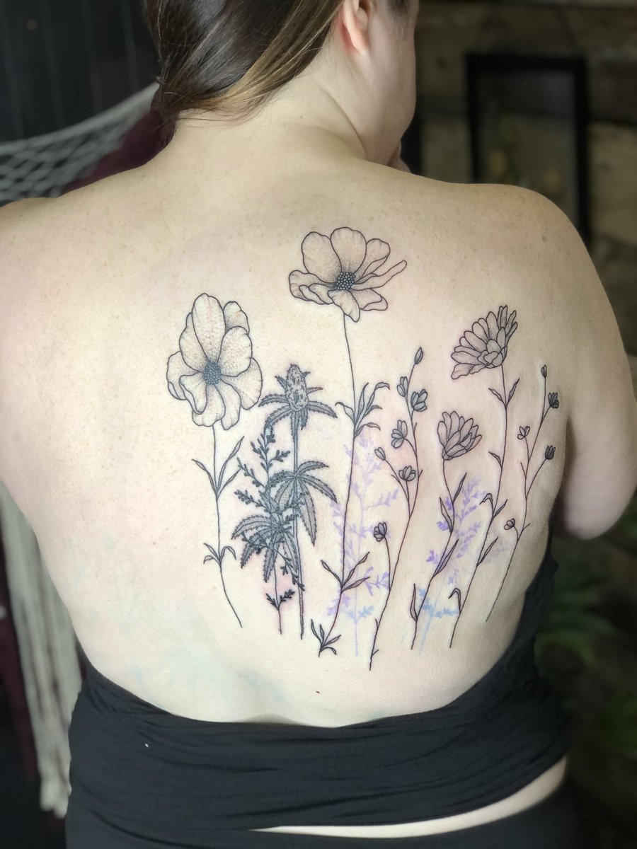 _sadiiee's tweet photo. here’s a lil update 🖤 #tattooaprentice https://t.co/6kq8K7wiG4