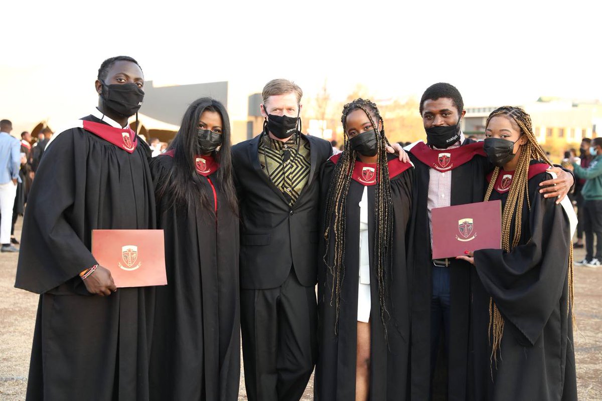 ALAcademy's tweet image. And that concludes #ALAGrad2021! We're grateful for your presence and participation in this year's ceremony. 

Look out for our graduates' photo gallery coming soon. #Classof2019 #YoungLeaders #AfricanLeaders #Graduation