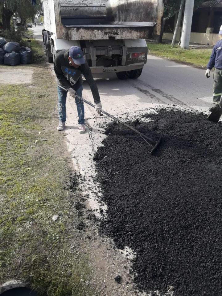 escobarnews's tweet photo. Continúan los trabajos de pavimentación, bacheo, estabilizado y mejoramiento del espacio público a lo largo y ancho del municipio de Escobar https://t.co/464jTiZjMG https://t.co/9RlvolKNqO