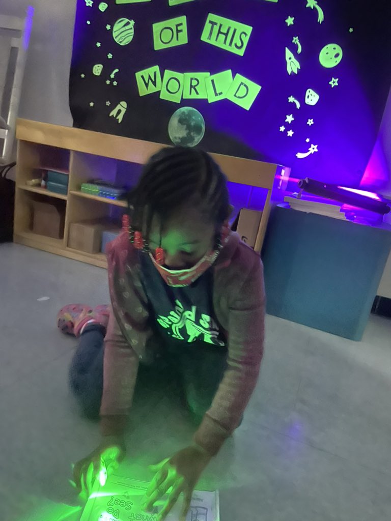 kellimeadows18's tweet photo. Our June Panther Prep Academy was “out of this world”! 👽🛸 #IL3 @PSESCPS https://t.co/ZDIHj3AbJv