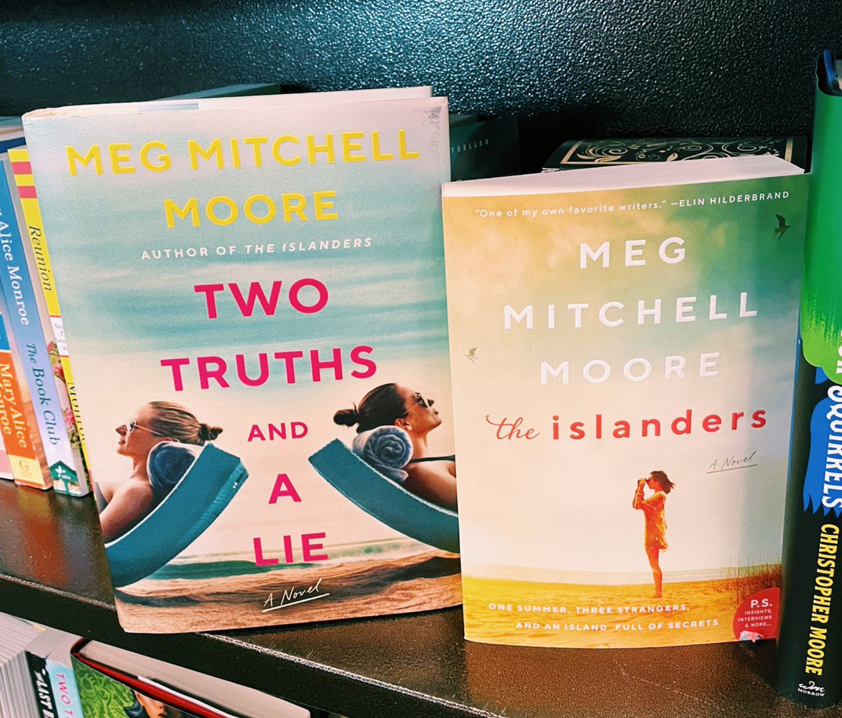 Renee shared 2 #throwbookthursday books she thought were great summer reads! What’s a few of yours? @TBRetc 
@itsbooktalk @WmMorrowBooks #tbt #backlistbooks