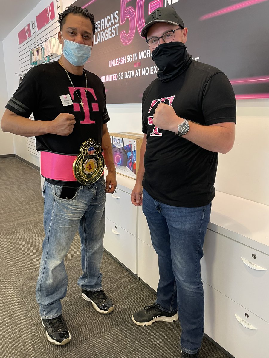 thoy1020's tweet photo. Rolando crushed Accessory Sales last month and #Earned the right to rock our ACC Club Belt!!! Nice Job “Ro” @Dana_Edwards24 @Jen_M0rgan https://t.co/ir7eYsxbN0