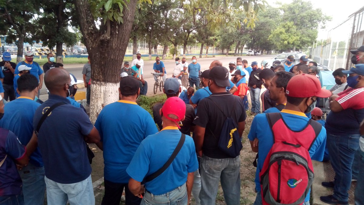 fidel3603amado's tweet photo. #GOODYEARESDELOSTRABAJADORES Para la opinión pública la ocupación legal de la planta la tienen los trabajadores pero no es así. @jorgerpsuv @dcabellor @laproletaria @NicolasMaduro el MPPPSTTT modifico el punto 3 de la resolución 708 de fecha 20/12/2018. https://t.co/vEb4ndElj1