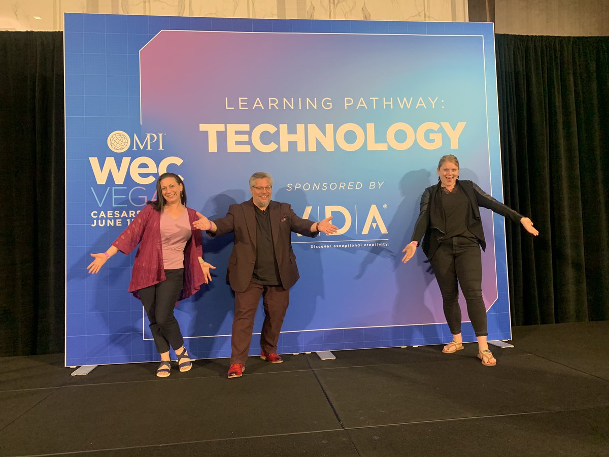 hmunnellvda's tweet photo. Tech showcase!!! #mpivegas with @VDAinc https://t.co/1I91jEvQ3K