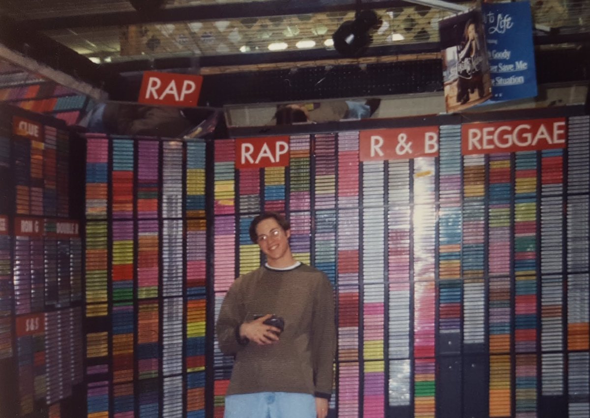 HipHopHistoryGy's tweet photo. Working at a mix tape shop from 1993 - 1995 while still in high school was a dream. RIP US #1 Flea Market, New Brunswick, NJ. #soillegal #mixtape #ThrowbackThursday https://t.co/gAFQUekhMy