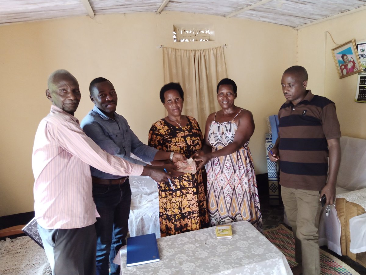 Over 7 groups in Ntungamo Municipality Constituency Produce Dealers Omwooga SACCO recieve cash from the Ex. Committee of the SACCO #yoda