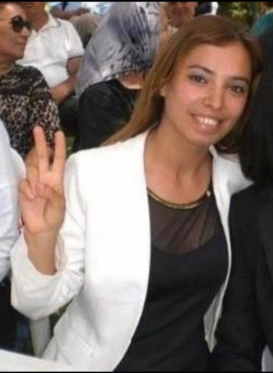 Ege DENİZ'inde bir POYRAZ eser
Yürek yangın yeri beden buz keser
#DenizPoyraz