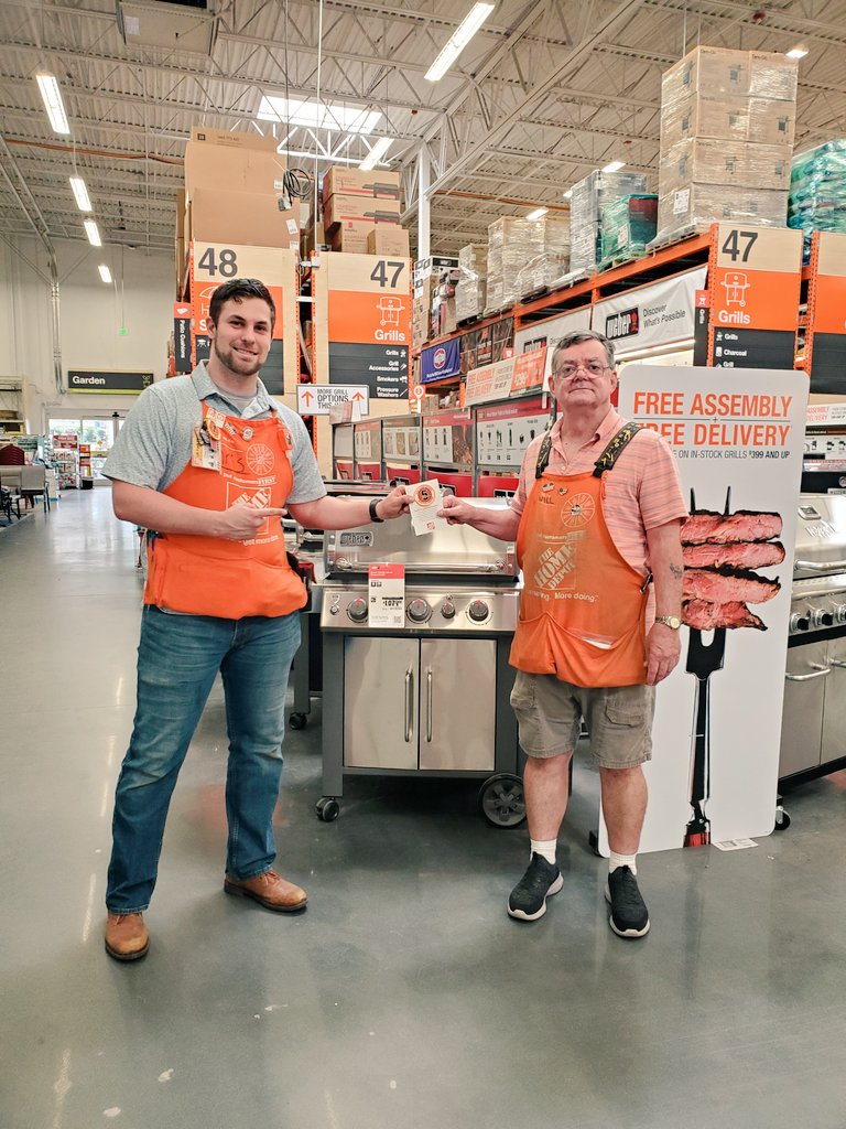 Another day, Another Milestone! 5 years to Will one of the most friendliest cashiers I've met in any retail store. Congratulations on the milestone! @Sam_Wright1121 @MaeEvaWhite <a href="/Wayne_alton73/">Wayne Alton</a> <a href="/JimSimmonsHD/">Jim Simmons</a>