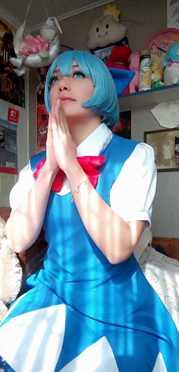 Yuyukonii's tweet photo. La wig 🥺
.
#TouhouGirl #TouhouProyect #東方Project #Touhou #TouhouCosplay #Cosplay #ChileanCosplayer #Cosplayer #Gensokyo #TouhouCirno #AnimeGameCharacter #RPG #ScarletDevil #AnimeGirl #Youkai #HadadeHielo #Ice #Youkai #Cute #Hada #Cirno #チルノ #Chiruno #Baka #BakaCirno https://t.co/90rsOK54tD