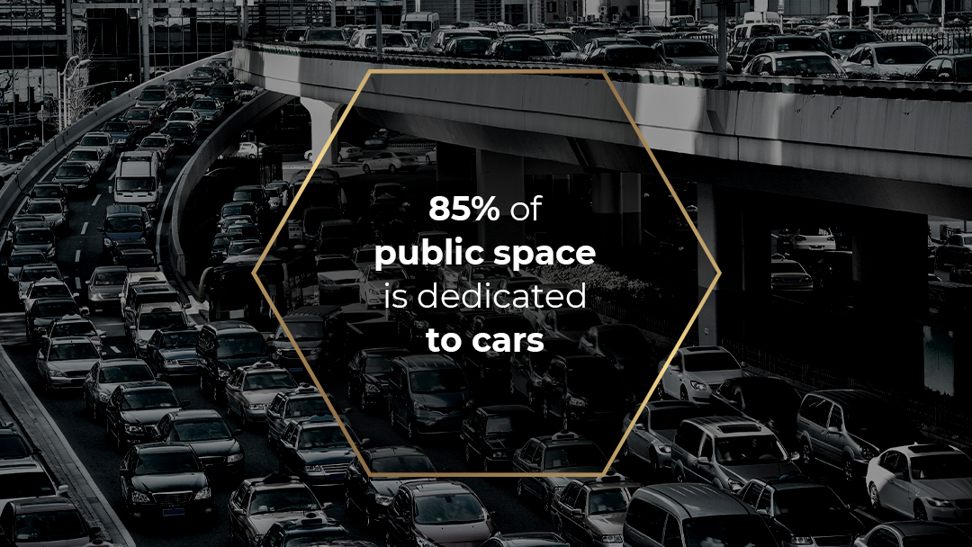 moxiemobility's tweet photo. There is clearly an excess of space dedicated to automobile infrastructure, not taking into account pedestrians and environmental friendly alternatives.
#micromobility
#urbanmobility #electricvehicles
#cars #pedestrians
#moxiemicromobility #moxiefacts #lifeismovement https://t.co/gA2kVEBOGj