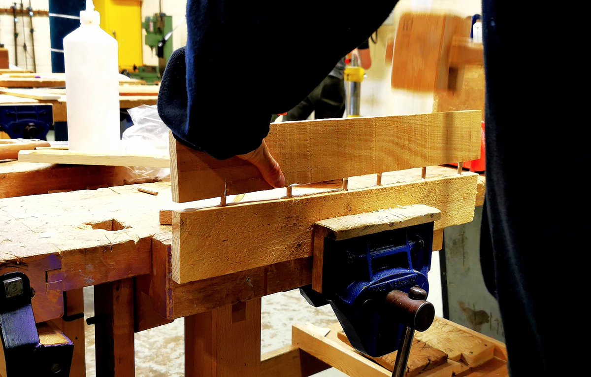 KHS_DET's tweet photo. Winding down to summer, and a positively balmy afternoon in Fife! But S3 #PracticalCraft @KHS_DET hard at work, improvising to make a footstool from reclaimed #pallets.
#woodworking #BGE #CfE #PracticalWoodworking #makered #Sustainability #crafting #learningforsustainability https://t.co/GlZz0IOxFR
