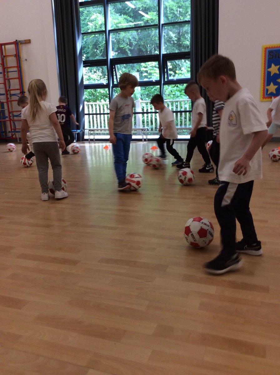 Chestnut class had a great session with Coach Simon <a href="/LittleKickersNE/">Little Kickers NE</a> 
Miss Jackson