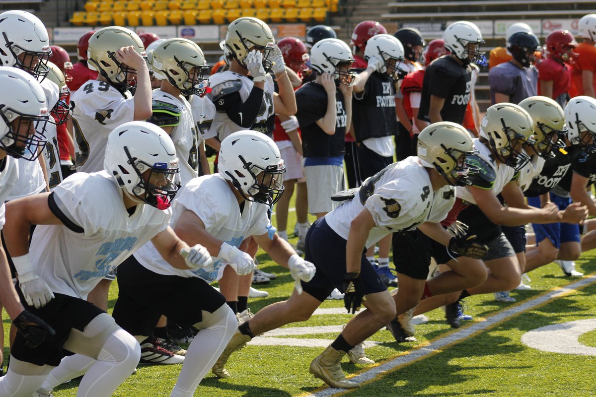 BHSUFB's tweet photo. We're wrapping up our final session of camps today and tomorrow hosting 11-man high school teams! https://t.co/BPzXZbv3ho