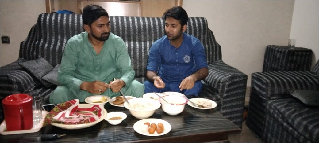 ? اسمبلی یا مچھلی منڈی ؟
شکر ہے رب کریم کا مدارس کے پڑھے ہوئے لوگ نہیں تھے ۔ ورنہ نام نہاد دانشور، لبرلز اور میڈیا قیامت صغریٰ کا منظر پیش کرتے
@4Mohib 
@R295B