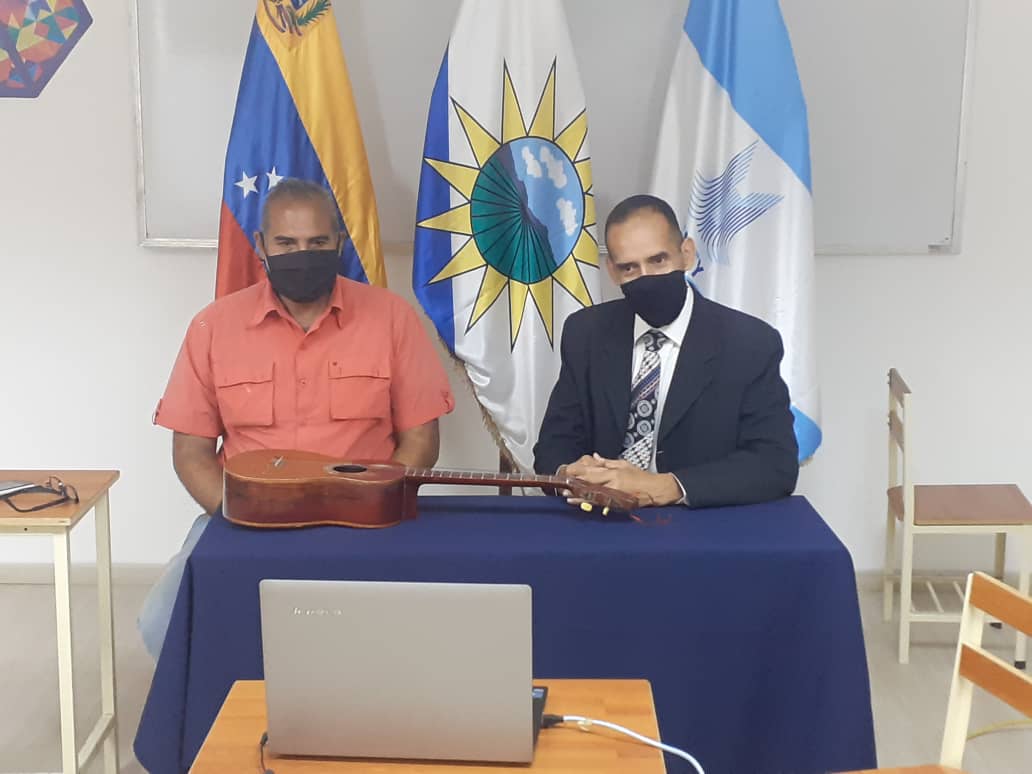 Desde la <a href="/uney_oficial/">UNEY</a> en la Cátedra Bicentenario de la #BatallaDeCarabobo con el Prof. Ulises Ponce hablando sobre el genio político, militar del Libertador "Simon Bolivar'
#PuebloDefensorDeLaPatria 

.@CTrompiz2 
.<a href="/MedozaWullian/">Wullian Mendoza</a> 
.@mppeu
.<a href="/GobiernoYaracuy/">Gobierno de Yaracuy</a> 
.@Milicia_B1