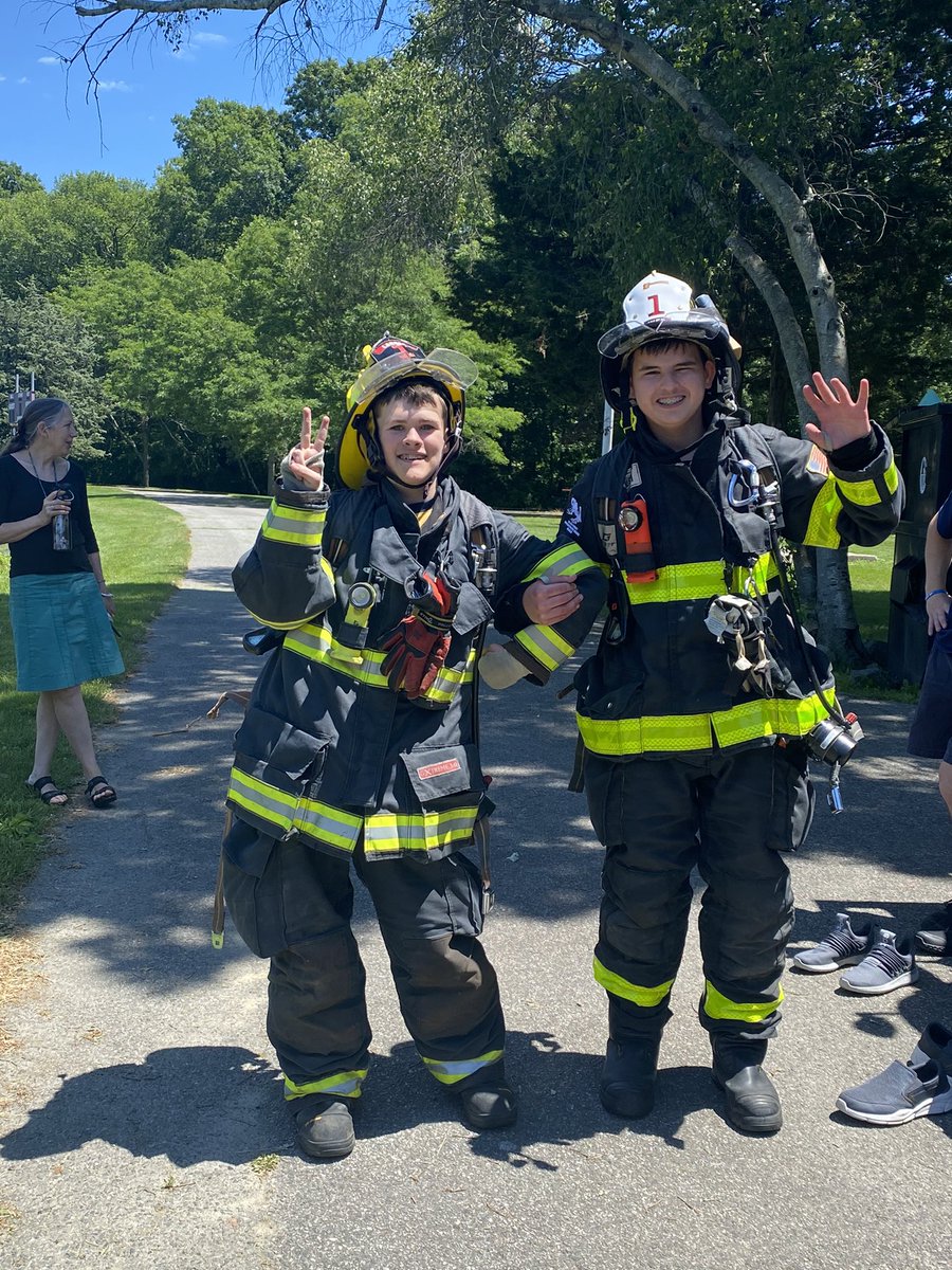 Chelsea Leach (@leach_theteach) on Twitter photo Impromptu career dayπ§βππ¨π <a href="/KMS_Events/">KMS Husky Happenings</a> #middleschool #Graduation2021 Impromptu career dayπ§βππ¨π <a href="/KMS_Events/">KMS Husky Happenings</a> #middleschool #Graduation2021